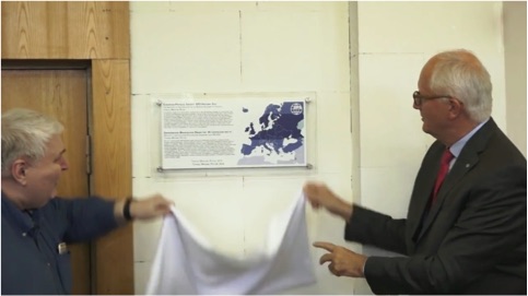 Professor Victor Zadkov & EPS President Rüdiger Voss unveiling the plaque
