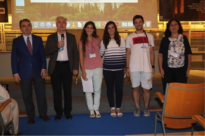 Best poster award. From the left: A. Bracco (former NuPECC chair), M. Franchini (third course),  A. Manna (second course), N.Marchini (first course), M. Lewitowics (NuPECC chair) and E. Scapparone (Conference co-chair).