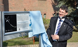 The unveiling of the plaque by J.Dudley