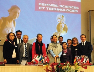 Attendees of the colloquium Women, Science and Technology